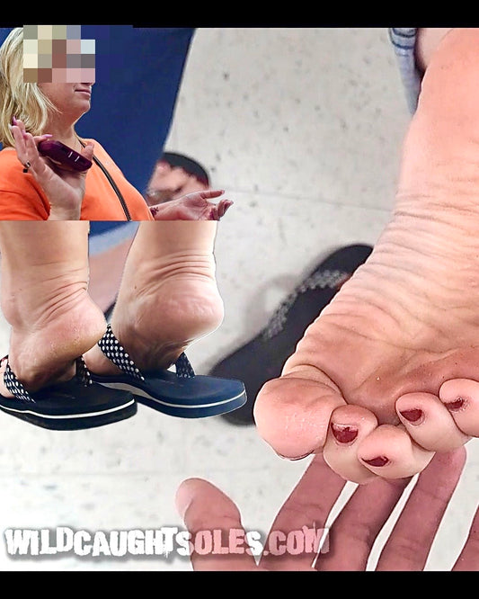 Bored housewife relaxation - massage education