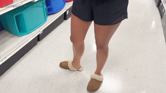 Former cheerleader Reflexology lesson